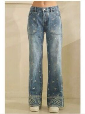 Oli & Hali Embroidered Paisley Jeans NWOT